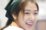叛逆女孩被父母带到荒岛