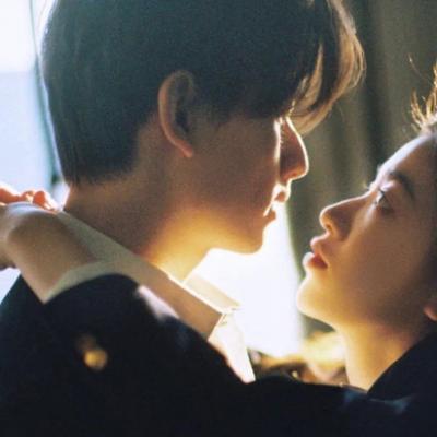 女女情侣头像一人一张 第1张
